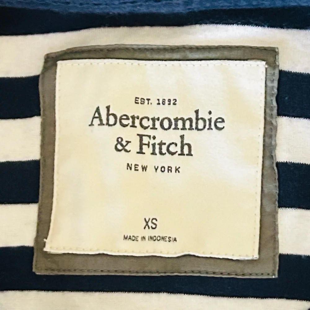 🫎Abercrombie Y2K Navy & White Striped Long Sleeve Shirt XS EUC